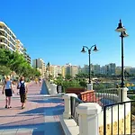 Lovely Modern 1 Bedroom In