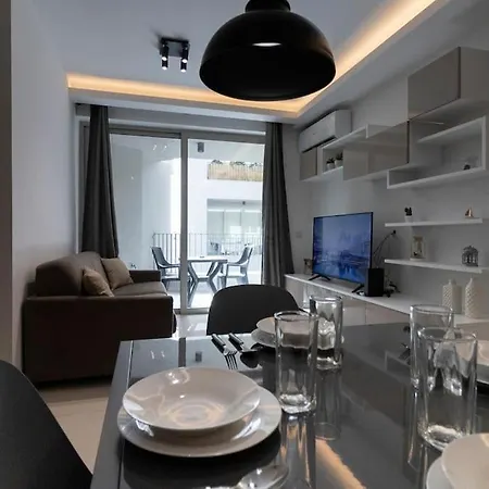 Lovely Modern 1 Bedroom In *