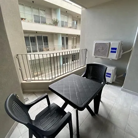 Apartment Lovely Modern 1 Bedroom In San Gwann