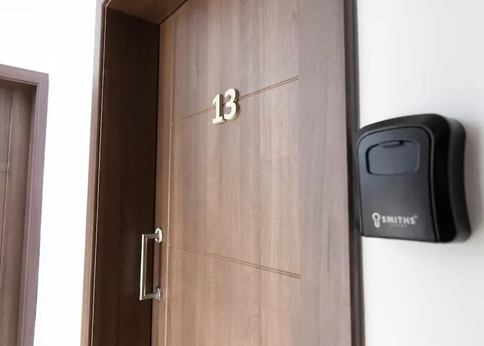 Lovely Modern 1 Bedroom In *